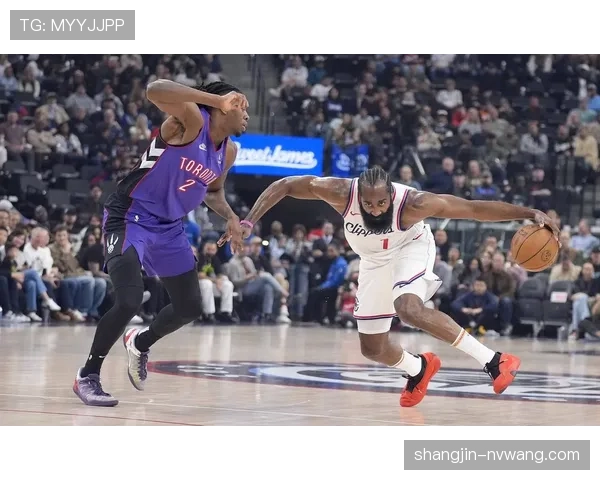 快船进攻困局全解析 面对联防过度传导与低效单打